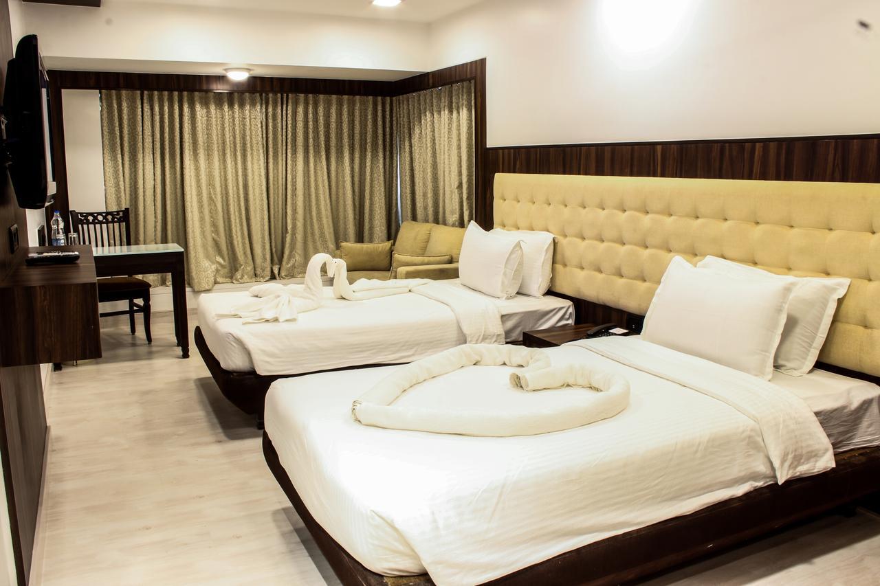 Golden Chariot The Boutique Hotel Мумбаи Экстерьер фото