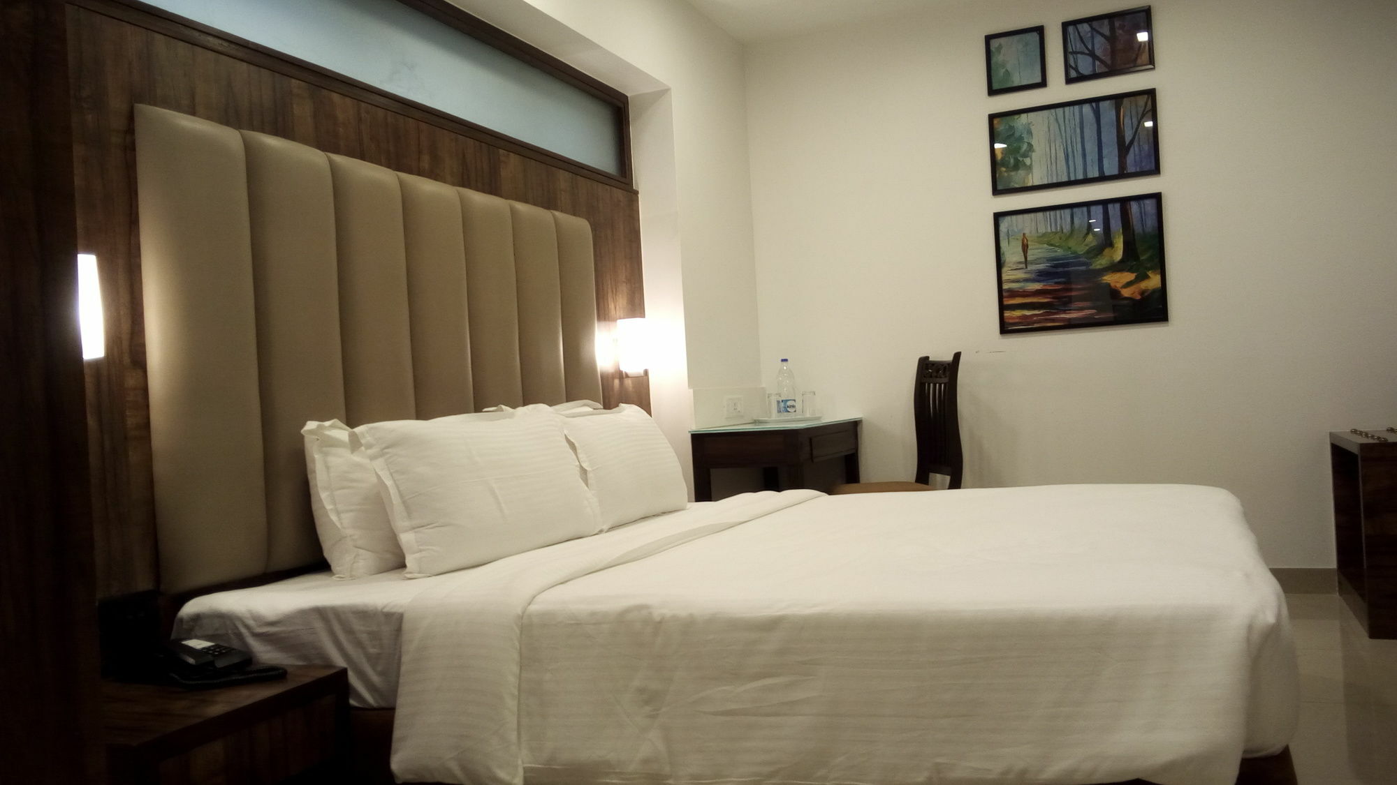 Golden Chariot The Boutique Hotel Мумбаи Экстерьер фото